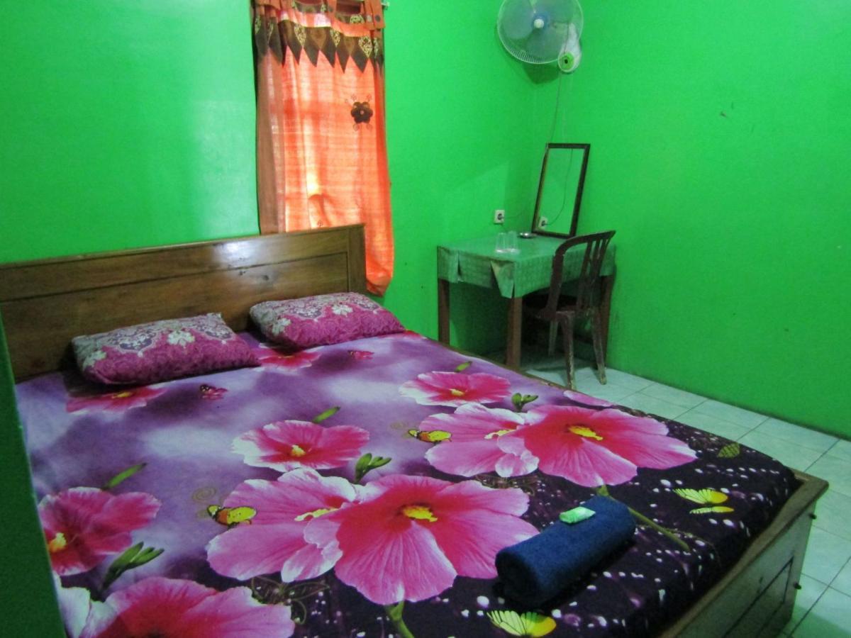 Losmen Kinasih Puncak & Gazebo Pandang Bantul Exterior foto