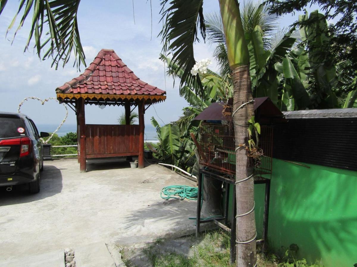 Losmen Kinasih Puncak & Gazebo Pandang Bantul Exterior foto