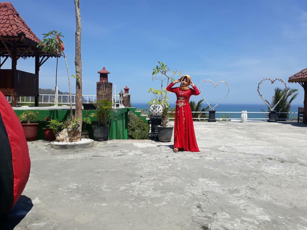 Losmen Kinasih Puncak & Gazebo Pandang Bantul Exterior foto